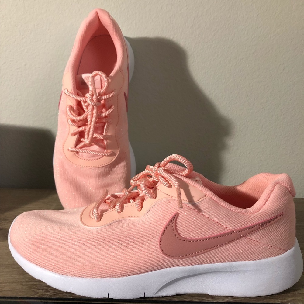 BRAND NEW NIKE TANJUN SE